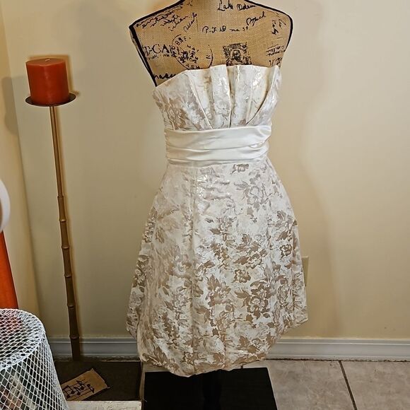Betsy & Adam Strapless Golden floral cocktail dress size 4 - Picture 2 of 11